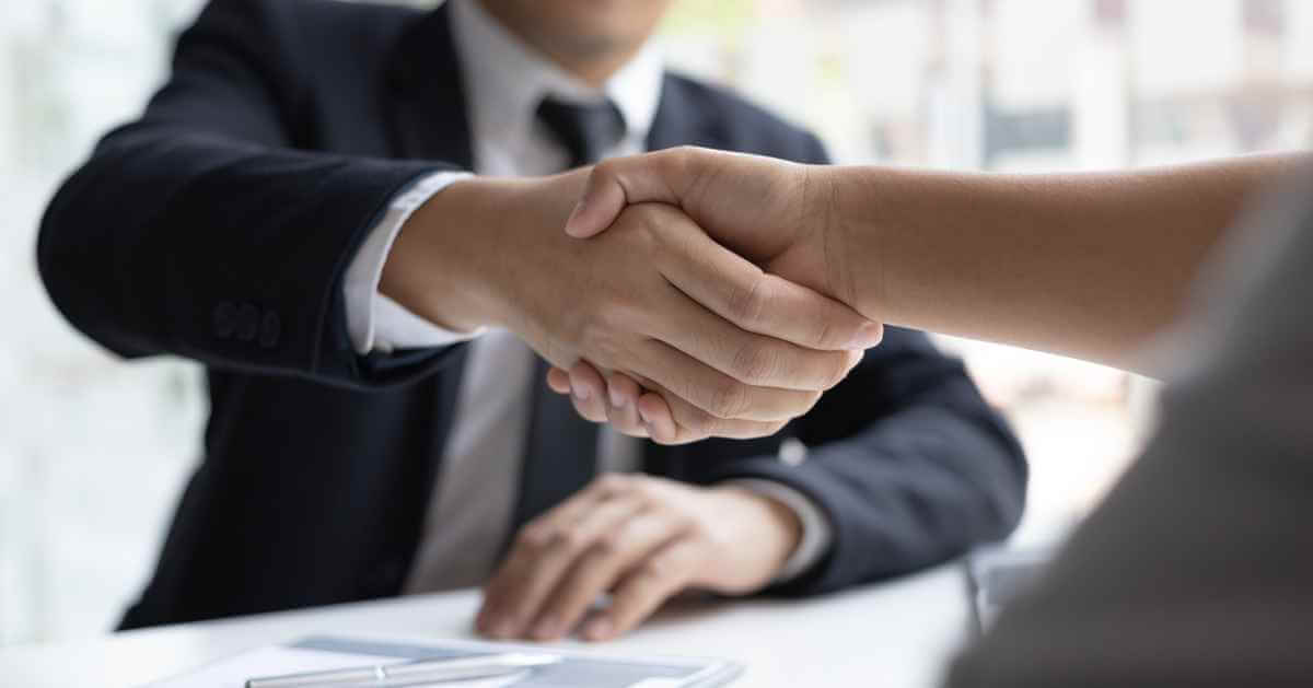 Top Reasons Why You Should Hire a Local Lawyer
